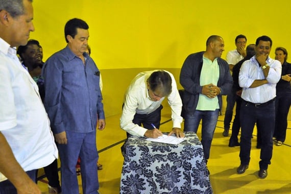 Prefeitura de Araxá assina ordens de serviço para mais seis obras