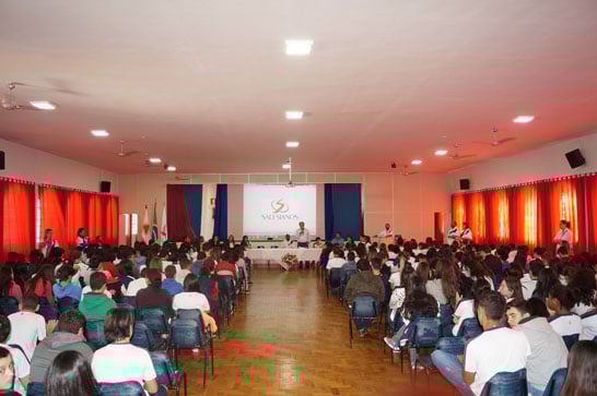 Colégio Dom Bosco de Araxá realiza mesa redonda sobre sustentabilidade ambiental