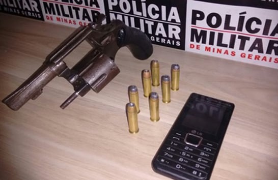 Jovem é preso por porte ilegal de arma de fogo
