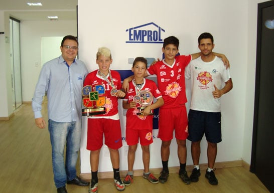 Projeto social araxaense beneficia sessenta crianças carentes através do futebol