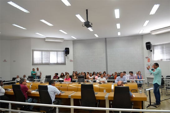 Fórum Comunitário discute a situação da Escola Municipal Alice Moura