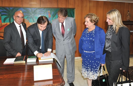 Prefeito solicita recursos para saúde e canalização do Córrego Grande