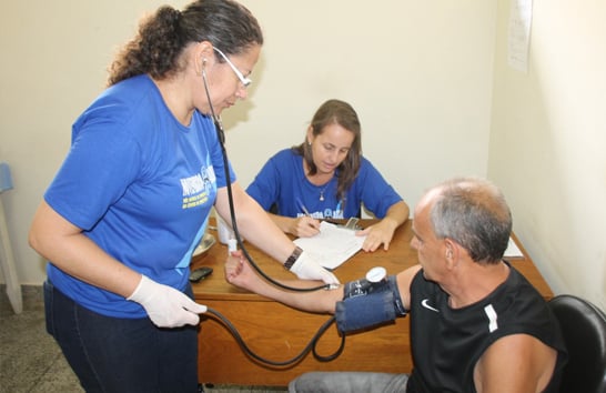Campanha Novembro Azul leva atendimento e conscientização em Araxá