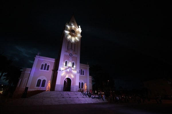 Prefeitura participa da inauguração de iluminação e abertura FestNatal