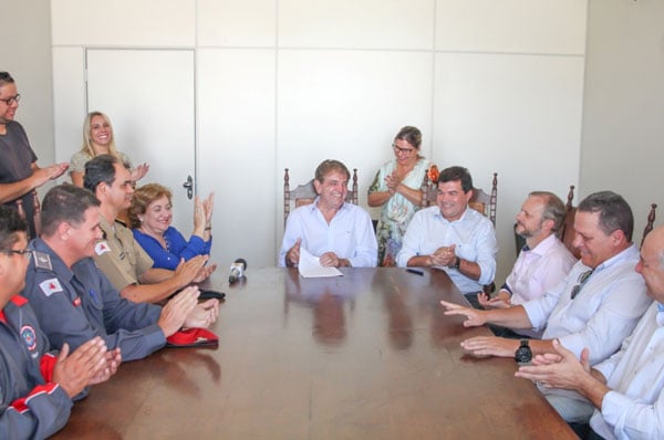 Prefeitura assina convênios com os órgãos de segurança do município