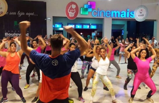 Aula Especial de Zumba colabora com a Campanha Natal Contra o Câncer