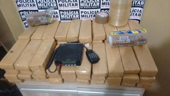 Polícia Militar prende autores por tráfico de drogas no centro da cidade