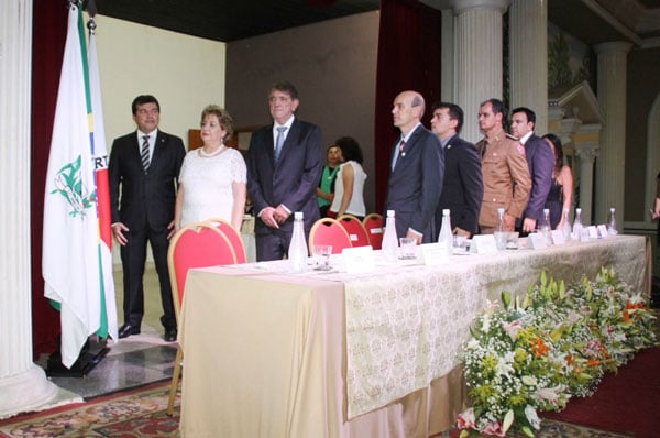 Prefeito Aracely e vice-prefeita Lídia são empossados para o mandato 2017/2020