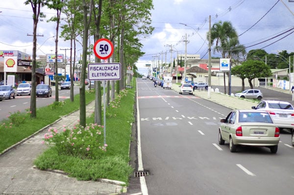 Prefeitura altera o limite de velocidade de sete radares em Araxá