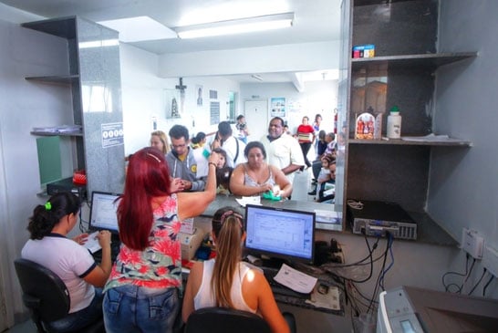 Laboratório Municipal registra 100 atendimentos diários