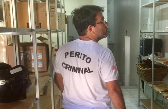 Bandidos levam cerca de 1.300 peças de roupas de loja em Araxá