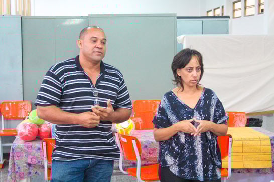 Educação e Esportes entregam kits para projeto Escolinha