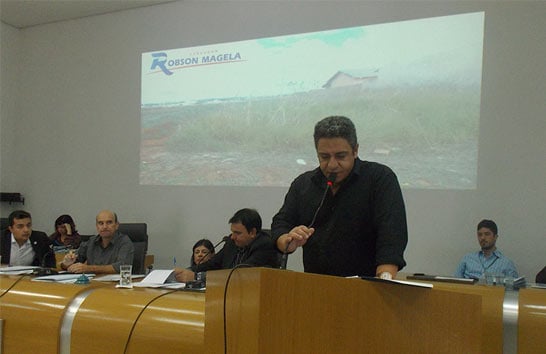 Robson Magela apresenta projeto que autoriza a Prefeitura a limpar terrenos particulares e cobrar o serviço dos proprietários