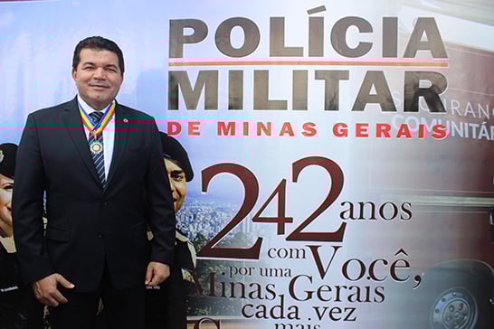 Deputado Bosco é condecorado com Medalha Alferes Tiradentes
