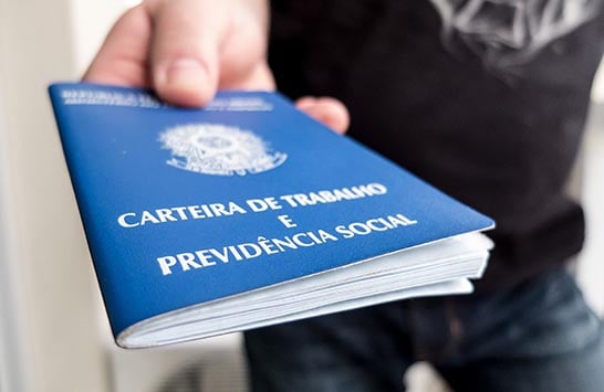 Desemprego cai para 11,9% e tem a menor taxa do ano