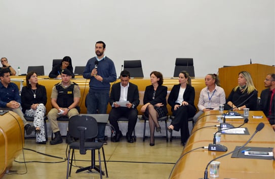 Raphael Rios promove amplo debate sobre atendimento a crianças e adolescentes em Araxá