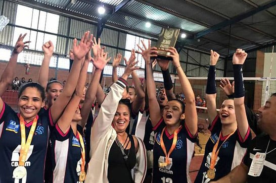 Equipe de Volei feminino de Araxá é campeã no JEMG