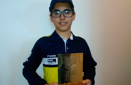 Vitor Amorim é campeão da etapa regional dos Jogos Escolares de Minas Gerais