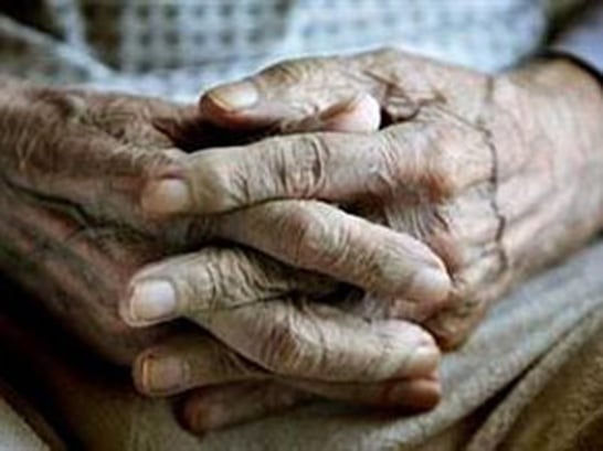 Aposentados e pensionistas começam a receber primeira parcela do décimo terceiro