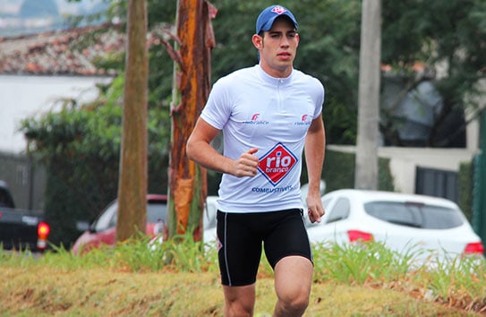 Jhonathan Castro representa o Brasil em competição internacional
