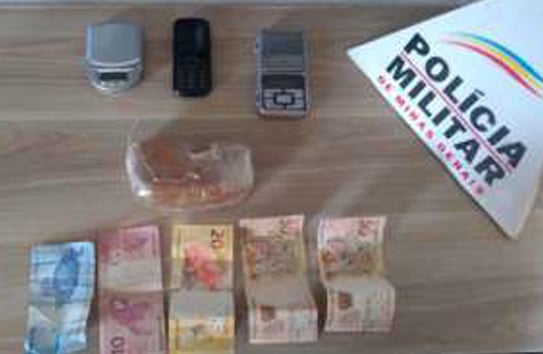 PM prende homem suspeito de tráfico de drogas no Alvorada
