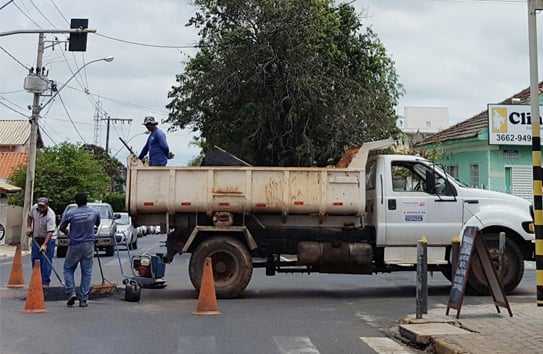 Reparos em vias públicas ganham em agilidade após lei de autoria do vereador Raphael Rios