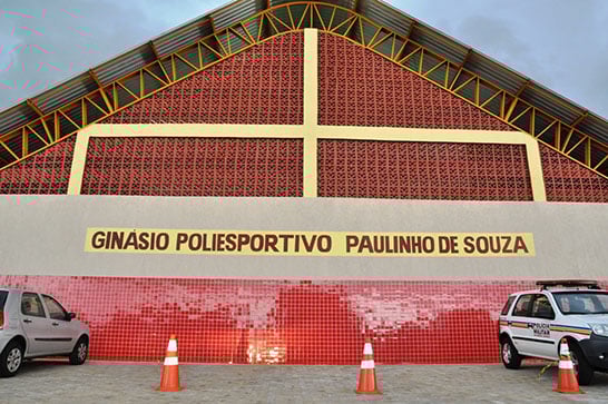 Inaugurado novo ginásio poliesportivo no bairro Jardim Natália