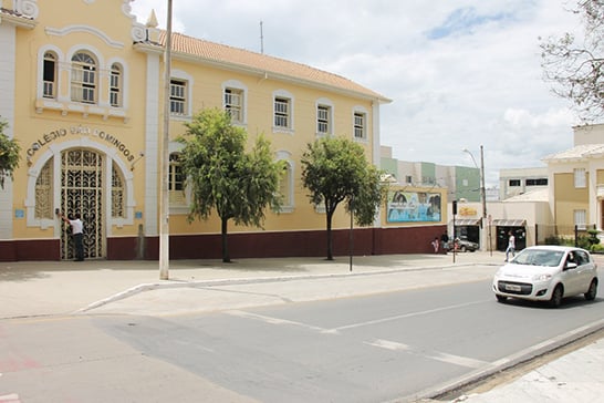 Astran regulamenta estacionamento de veículos na Praça São Domingos
