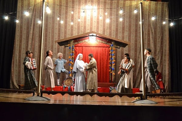 Grupo Fratelo apresenta Paixão de Cristo no dia 30 de março, no Teatro Municipal