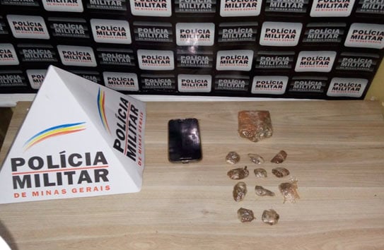 PM prende jovem com droga no bairro Pedra Azul