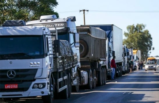 Governo cede e aguarda fim da paralisação dos caminhoneiros