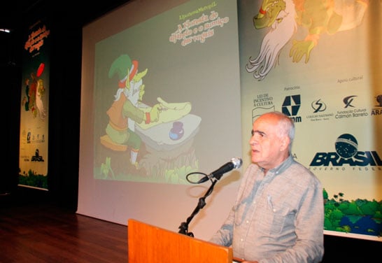 Escritor araxaense lança livro infantil no Teatro Municipal