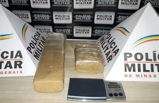 PM apreende mais de 1 quilo de maconha no Urciano Lemos