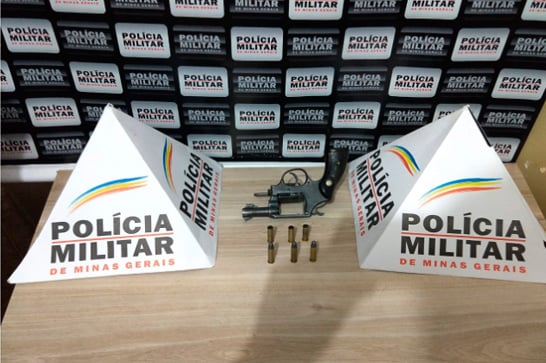 Namorado ciumento dispara arma de fogo em via pública