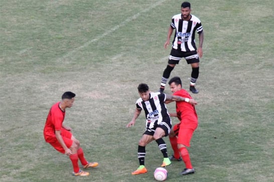 Araxá goleia Passos na estreia e lidera Segundona do Mineiro; Bruno Aquino marca três