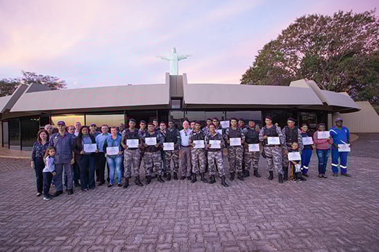 Vigilantes e funcionários do Parque do Cristo recebem certificados de curso de primeiros socorros