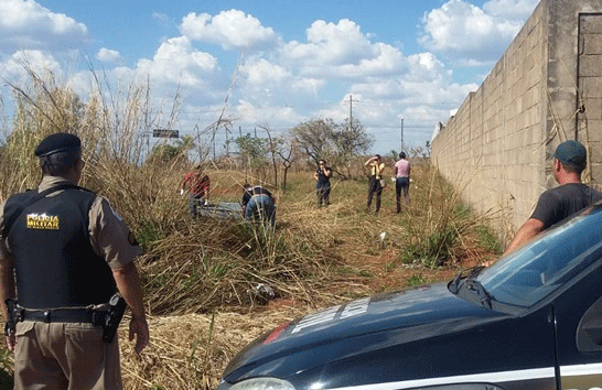 Polícia Militar encontra cadáver no bairro Santa Mônica