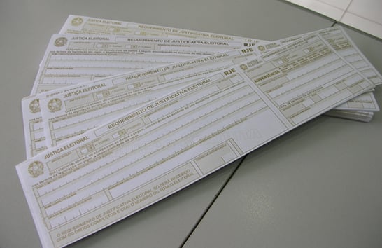Eleitores podem solicitar certidão de quitação eleitoral pela internet