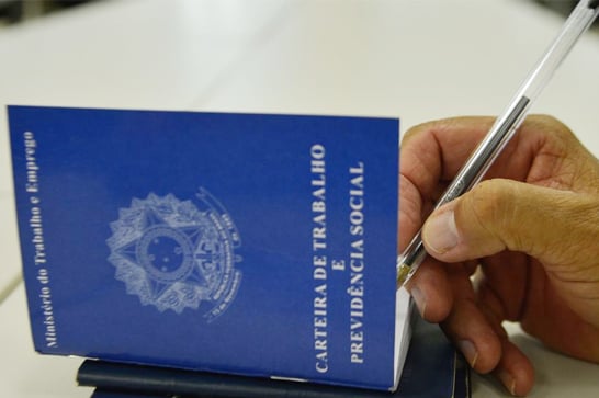 Mais de 40% dos jovens formados ocupam empregos de menor qualificação