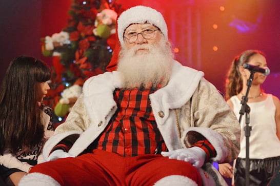 Papai Noel abre residência oficial em Araxá na companhia de milhares de crianças