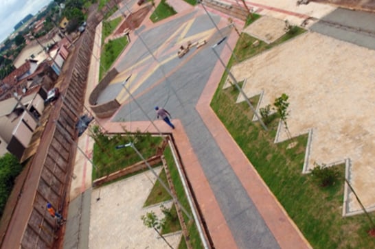 Obras da avenida do Parque do Cristo e da praça da Vila Silvéria estão em fase final