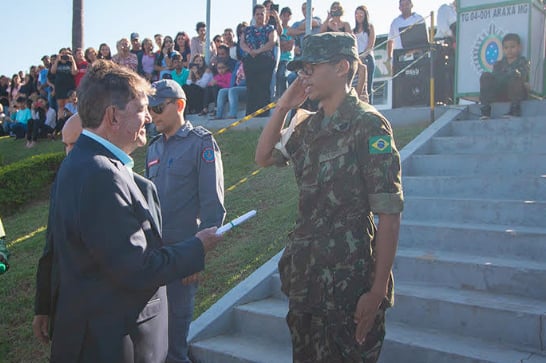 Prefeito Aracely preside solenidade de formatura do Tiro de Guerra
