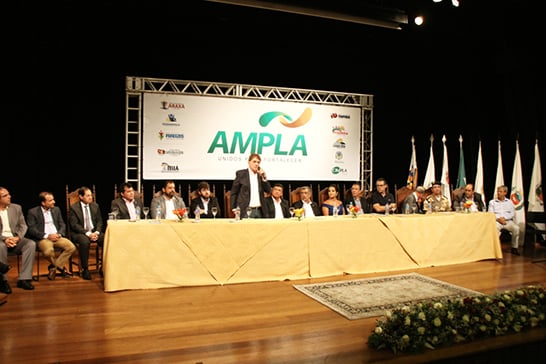 Cerimônia de posse da nova mesa diretora da Ampla no Teatro Municipal