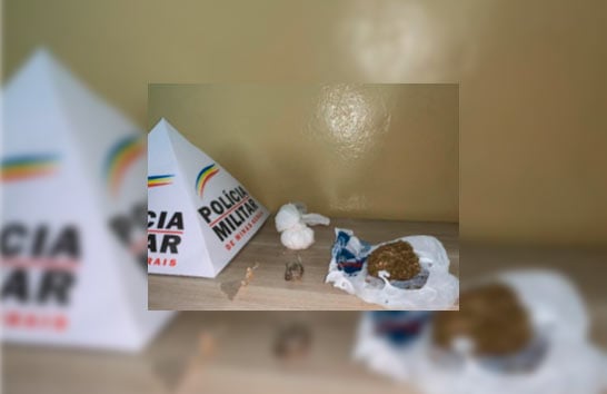Polícia apreende crack no bairro Santo Antônio