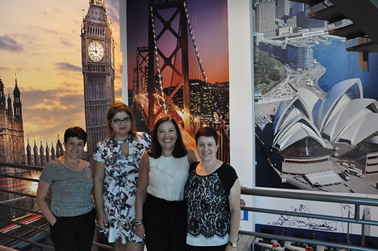 Cultura Inglesa Araxá recebe visita de representantes de Cambridge Assessment English