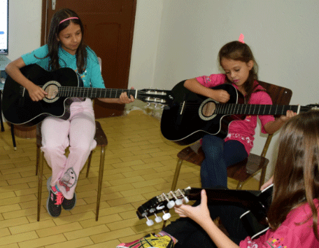 Prefeitura direciona verbas às entidades que trabalham com crianças, adolescentes e idosos