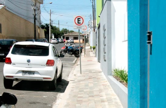 Prefeitura orienta proprietário a cuidar e manter as calçadas em condições de uso