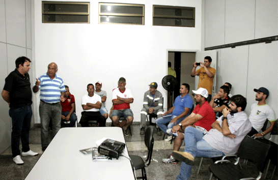 Administração Municipal promove reunião com equipes do Ruralão