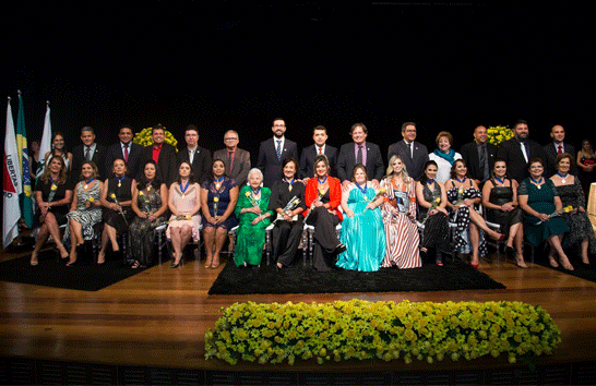Câmara Municipal de Araxá homenageia personalidades femininas com Medalha Leonilda Montandon