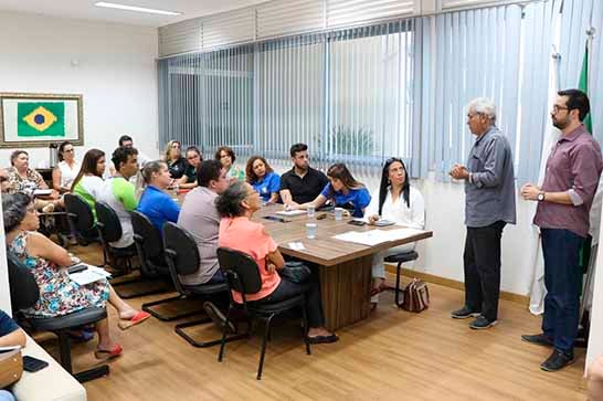Raphael Rios promove reunião técnica com entidades